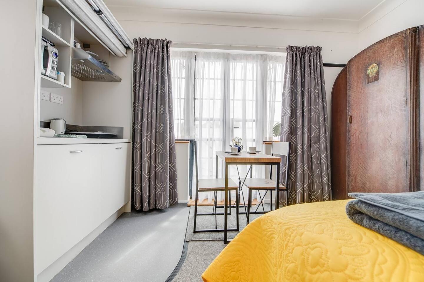 Ferryman Apartments By Places To Be Portsmouth Eksteriør billede